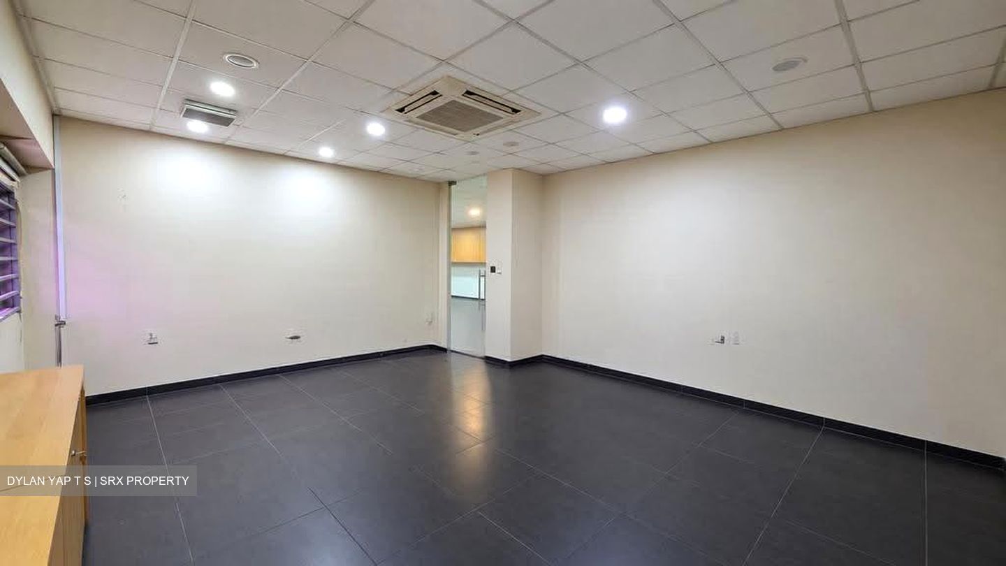 T5 @ Tampines (D18), Factory #632855651